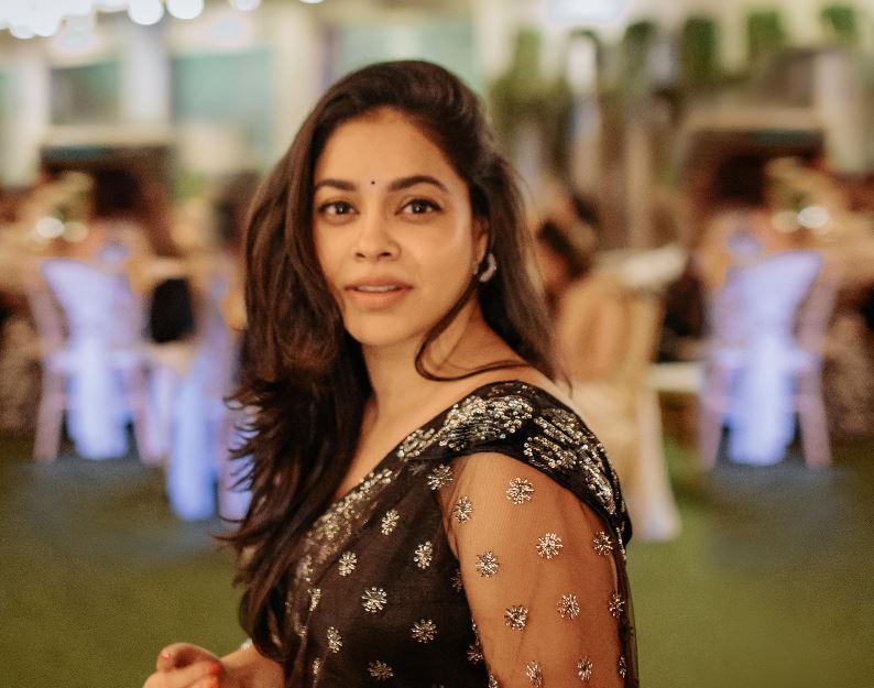 Sumona Chakravarti